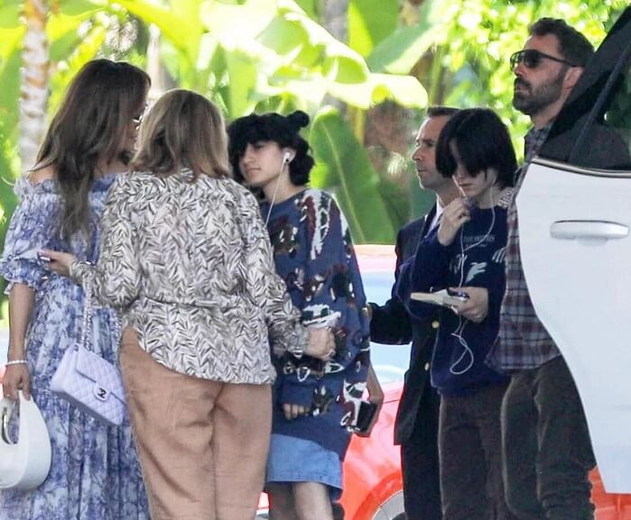 JENNIFER LOPEZ AND BEN AFFLECK Observed MOTHER'S DAY Encircled BY THEIR Kids